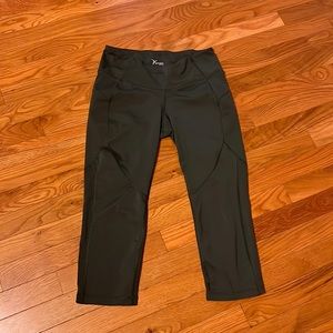 Old Navy - Forest Green Cropped Leggings